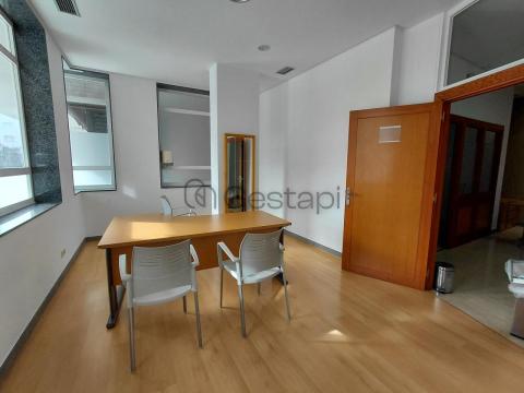 LOCAL CENTRO DE SANXENXO - ACONDICIONADO