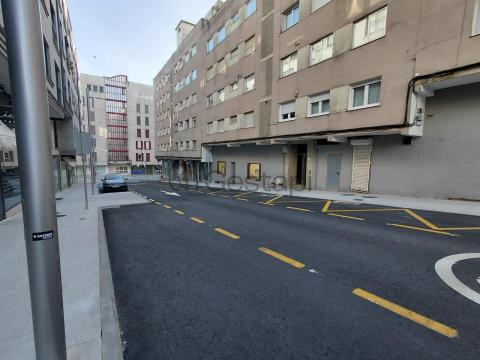 ALMACÉN / LOCAL SOTANO EN EL CENTRO DE SANXENXO