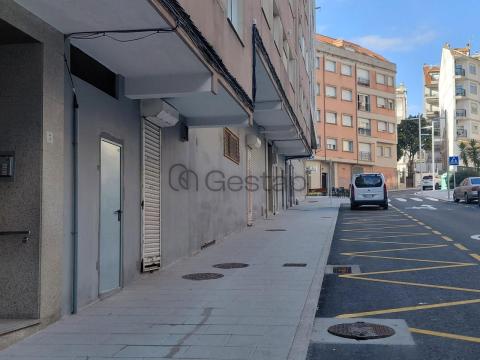 ALMACÉN / LOCAL SOTANO EN EL CENTRO DE SANXENXO