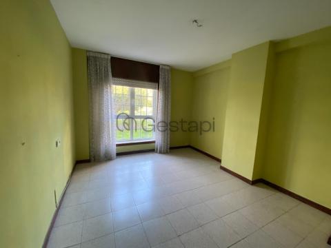 PISO 3 HABITACIONES C/ VIGO