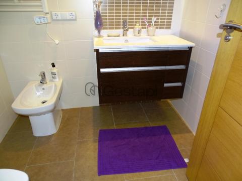 AMPLIO Y LUMINOSO PISO EN SANXENXO - CALLE PROGRESO