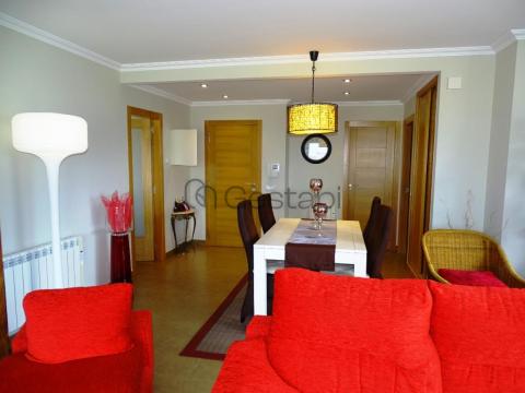 AMPLIO Y LUMINOSO PISO EN SANXENXO - CALLE PROGRESO